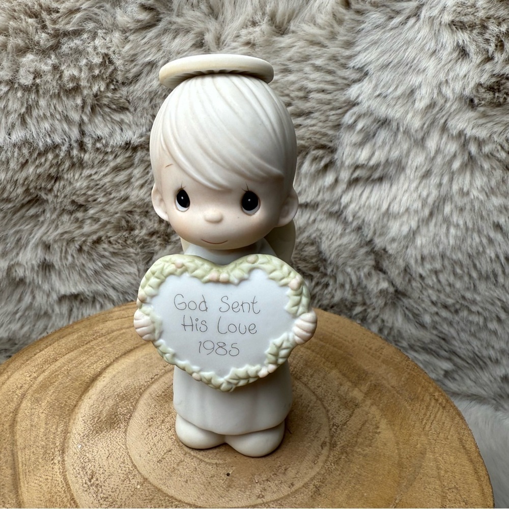 Precious Moments Vintage 1985 God Sent His Love